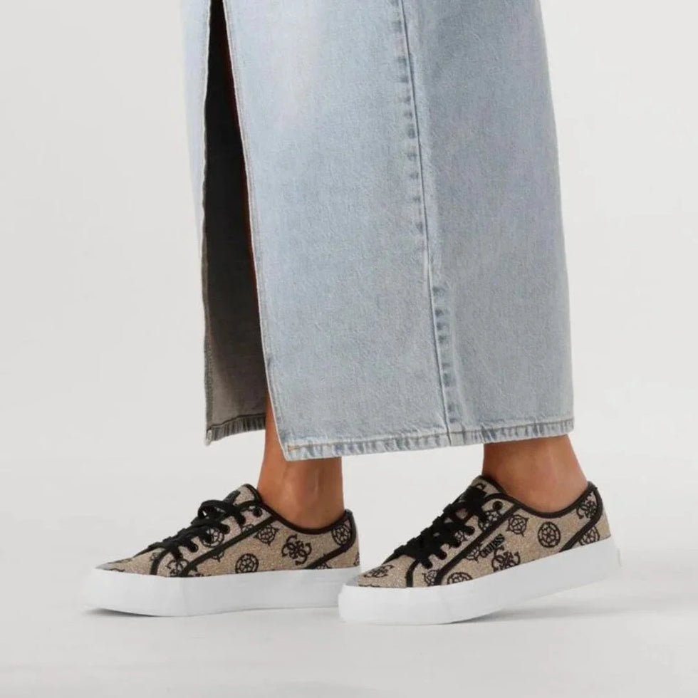 Guess - Crown Store
