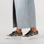 Guess - Crown Store