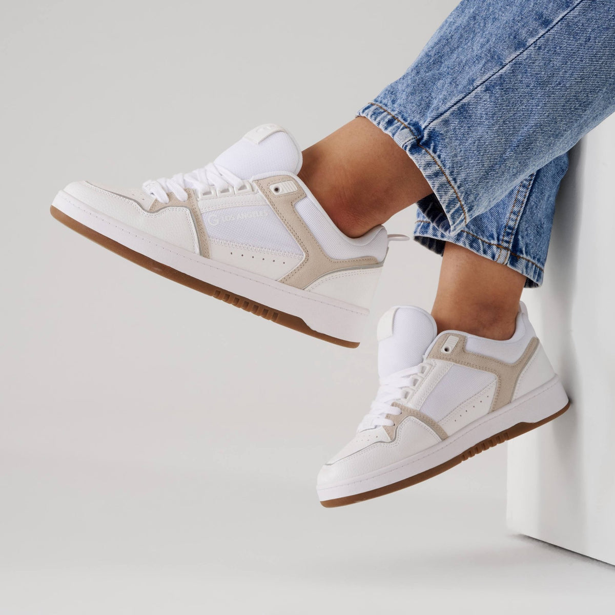 Guess - Crown Store