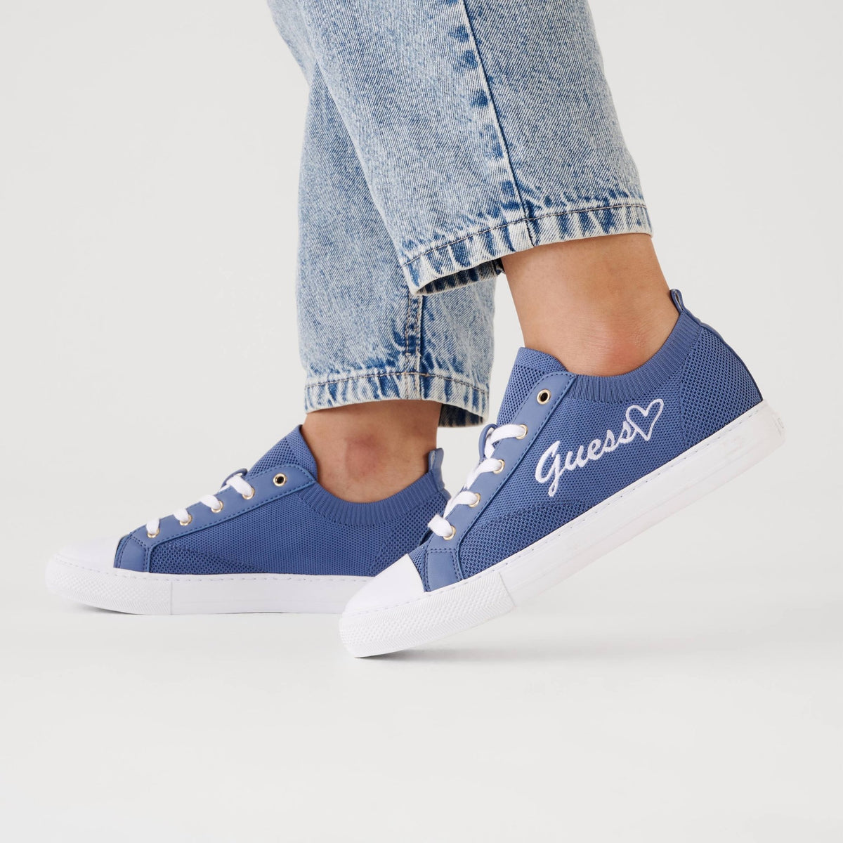 Guess - Crown Store