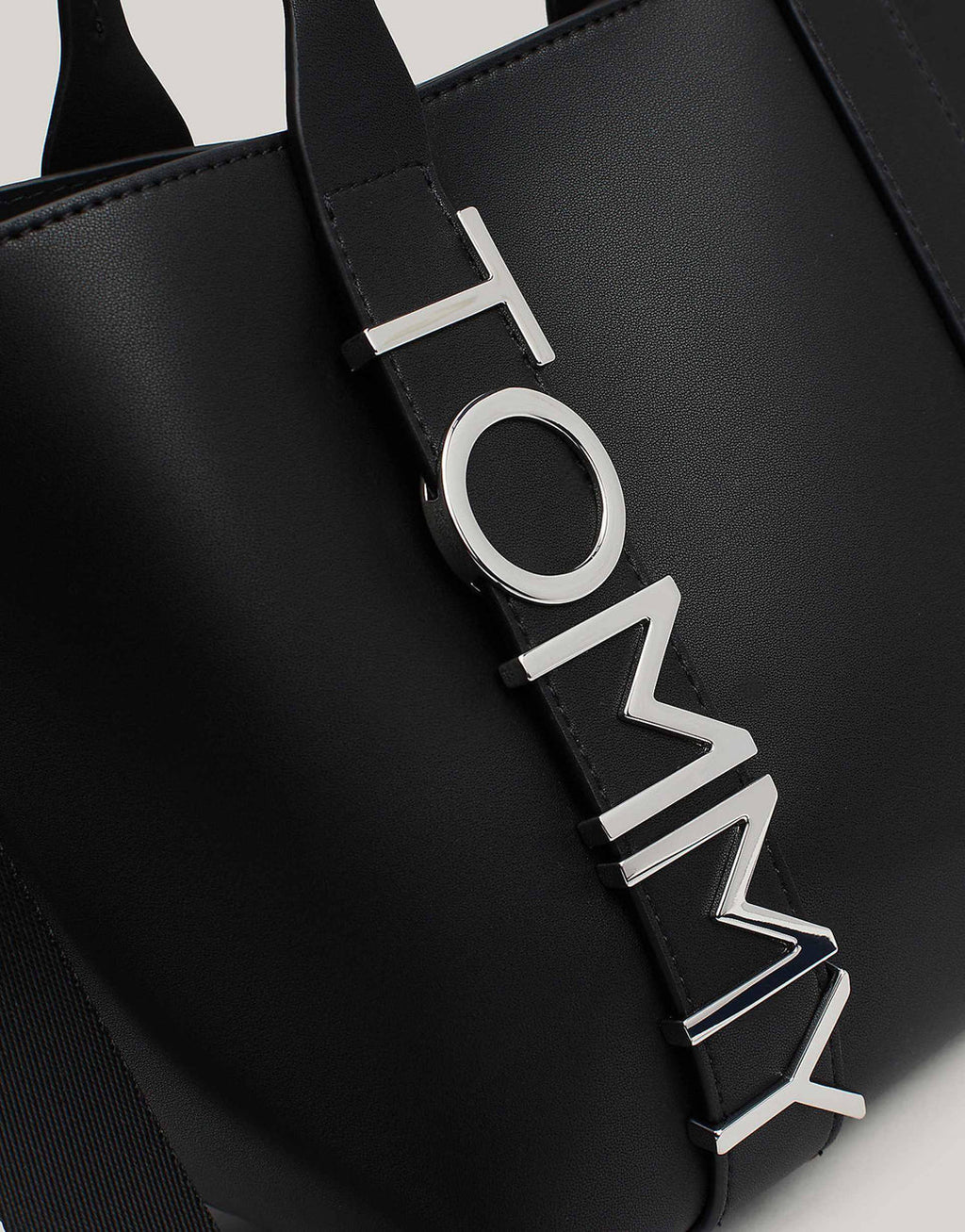 Original TOMMY HILIFGER JEANS CITY BOLD TOTE BAG - Crown Store