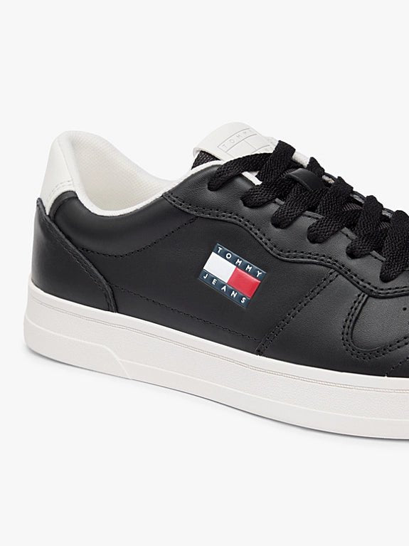 Tommy Hilfiger - Crown Store